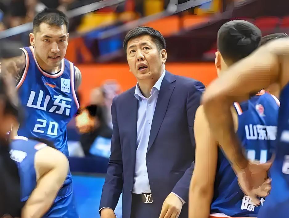 包含山东男篮内部会议纪要流出：赛前临场应变，CBA季后赛使命明确，数据趋势出现新变化的词条
